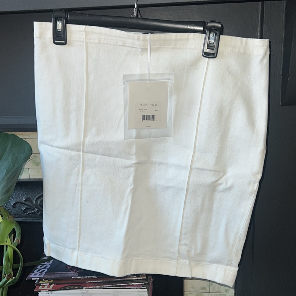 The Row NWT Noel’s Skirt in White. Size Large. Original $390 - Picture 3 of 6